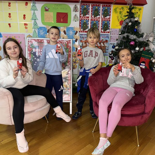 DEDA MRAZOV SVEČANI BAL HK9 (1)