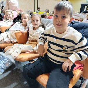 PAN TEATAR SNEŽNA KRALJICA HK6 (11)