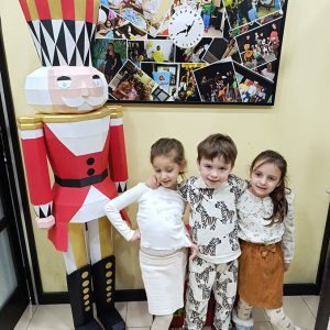 PAN TEATAR SNEŽNA KRALJICA HK6 (34)