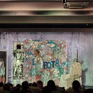 PAN TEATAR SNEŽNA KRALJICA HK9 (9)