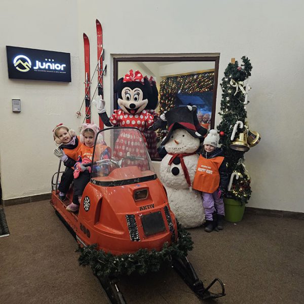 DAN ZA PESMU I ZAGRLJAJ (1)