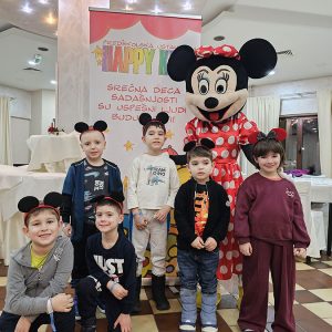 DIZNIJEV MAGIČNI PARTY (18)