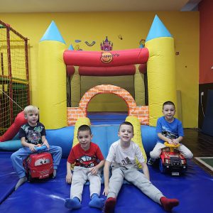 IGRE PRIJATELJSTVA I LJUBAVI (40)