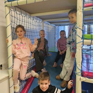 PUTUJEMO U KRALJEVSTVO NAJBOLJIH DRUGARA (19)