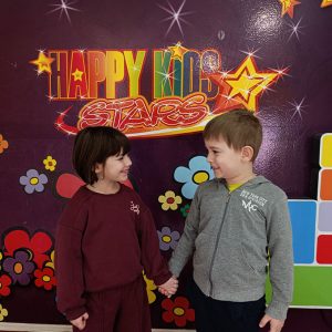 PUTUJEMO U KRALJEVSTVO NAJBOLJIH DRUGARA (2)