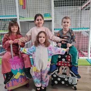 PUTUJEMO U KRALJEVSTVO NAJBOLJIH DRUGARA (24)