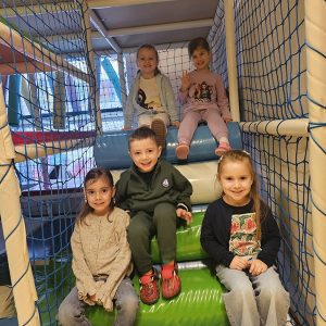 PUTUJEMO U KRALJEVSTVO NAJBOLJIH DRUGARA (25)