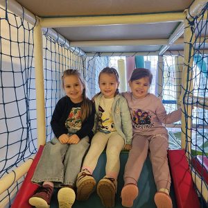 PUTUJEMO U KRALJEVSTVO NAJBOLJIH DRUGARA (29)