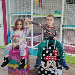 PUTUJEMO U KRALJEVSTVO NAJBOLJIH DRUGARA (30)