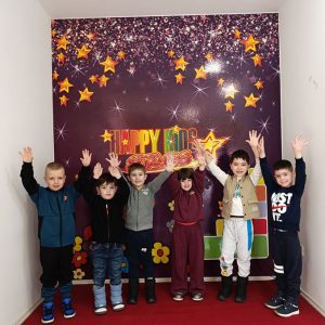 PUTUJEMO U KRALJEVSTVO NAJBOLJIH DRUGARA (4)