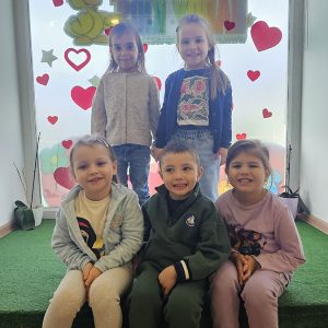 PUTUJEMO U KRALJEVSTVO NAJBOLJIH DRUGARA (40)