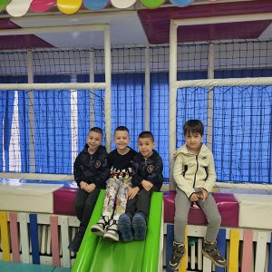 PUTUJEMO U KRALJEVSTVO NAJBOLJIH DRUGARA (48)