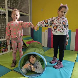 PUTUJEMO U KRALJEVSTVO NAJBOLJIH DRUGARA (49)