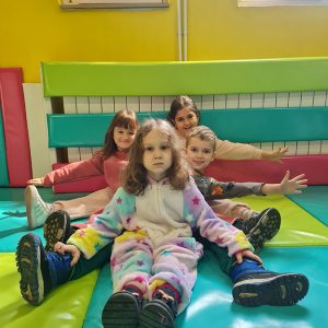 PUTUJEMO U KRALJEVSTVO NAJBOLJIH DRUGARA (7)