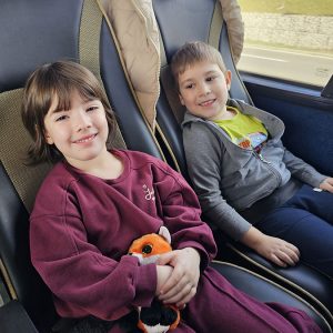 PUTUJEMO U KRALJEVSTVO NAJBOLJIH DRUGARA (74)