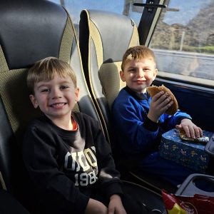 PUTUJEMO U KRALJEVSTVO NAJBOLJIH DRUGARA (79)