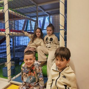 PUTUJEMO U KRALJEVSTVO NAJBOLJIH DRUGARA (9)