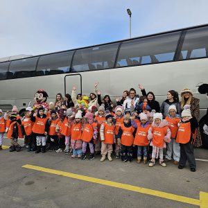 PUTUJEMO U KRALJEVSTVO NAJBOLJIH DRUGARA (93)