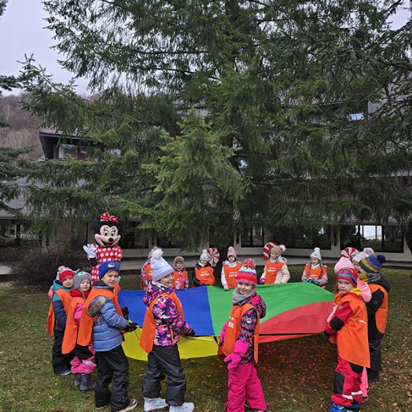 ŠARENI KRUG PRIJATELJSTVA (1)