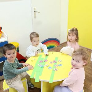 VELIKI CVETNI KARNEVALSKI MASKENBAL HK4 (54)