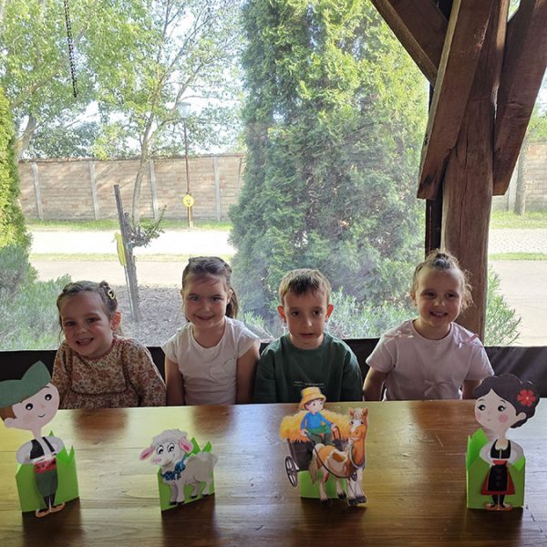 MALI UMETNICI U PEKARSKOJ RADIONICI (1)