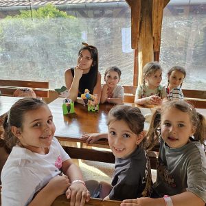 MALI UMETNICI U PEKARSKOJ RADIONICI (10)