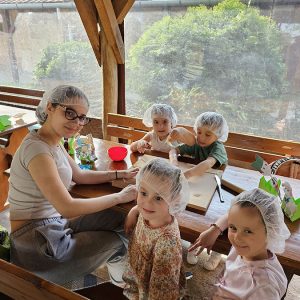 MALI UMETNICI U PEKARSKOJ RADIONICI (15)