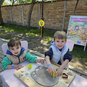 MIRISNE USPOMENE IZ DEČIJE KUHINJE (8)