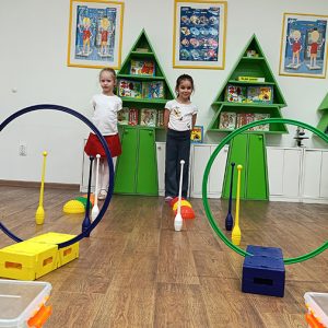 VEČE MALIH KLOVNOVA HK4 (13)