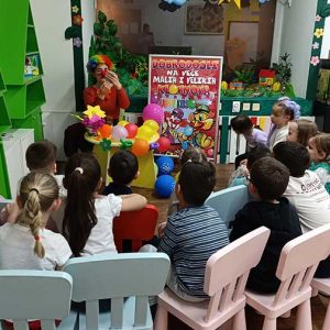 VEČE MALIH KLOVNOVA HK4 (23)