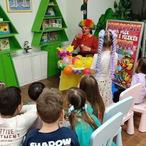 VEČE MALIH KLOVNOVA HK4 (25)