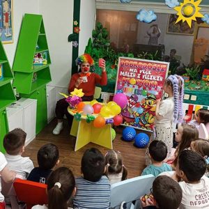 VEČE MALIH KLOVNOVA HK4 (26)