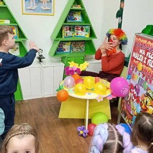 VEČE MALIH KLOVNOVA HK4 (29)