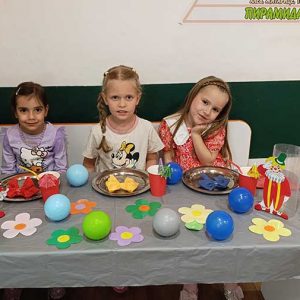 VEČE MALIH KLOVNOVA HK4 (3)