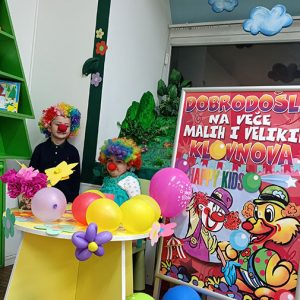 VEČE MALIH KLOVNOVA HK4 (35)