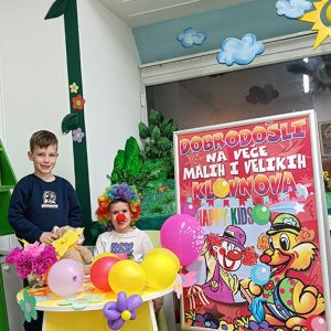 VEČE MALIH KLOVNOVA HK4 (36)