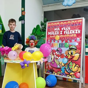 VEČE MALIH KLOVNOVA HK4 (38)