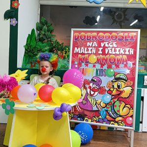 VEČE MALIH KLOVNOVA HK4 (40)