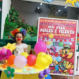 VEČE MALIH KLOVNOVA HK4 (47)