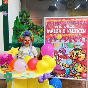 VEČE MALIH KLOVNOVA HK4 (48)