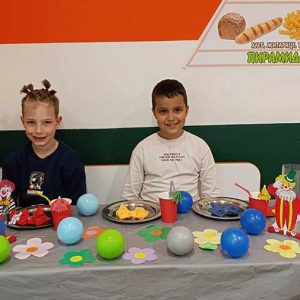 VEČE MALIH KLOVNOVA HK4 (5)