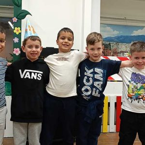 VEČE MALIH KLOVNOVA HK4 (50)