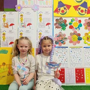 VEČE MALIH KLOVNOVA HK4 (60)