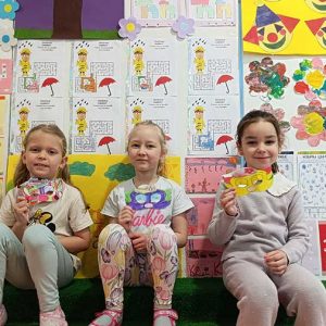 VEČE MALIH KLOVNOVA HK4 (63)