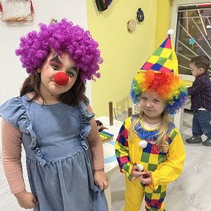 VEČE MALIH KLOVNOVA HK5 (17)