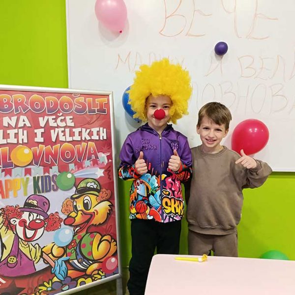 VEČE MALIH KLOVNOVA HK6 (1)