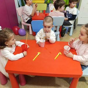 VEČE MALIH KLOVNOVA HK6 (13)