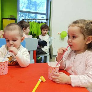 VEČE MALIH KLOVNOVA HK6 (14)