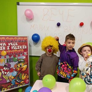 VEČE MALIH KLOVNOVA HK6 (2)
