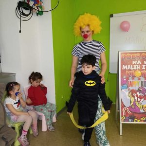 VEČE MALIH KLOVNOVA HK6 (31)